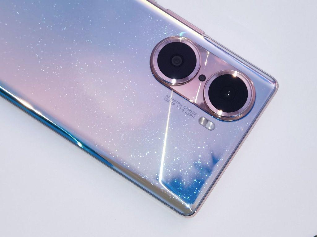 荣耀60首发图赏!幻境星空的惊艳浪漫,璀璨夜空踏步而来